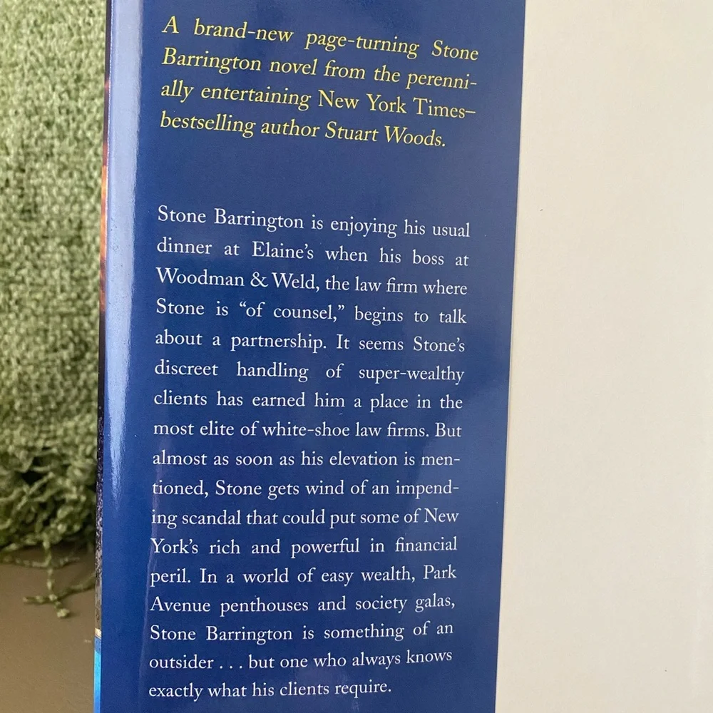 STUART WOODS STRATEGIC MOVES - Picture 3 of 4